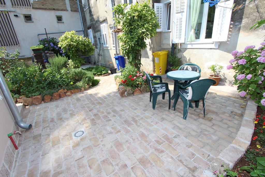 Apartma Santin *